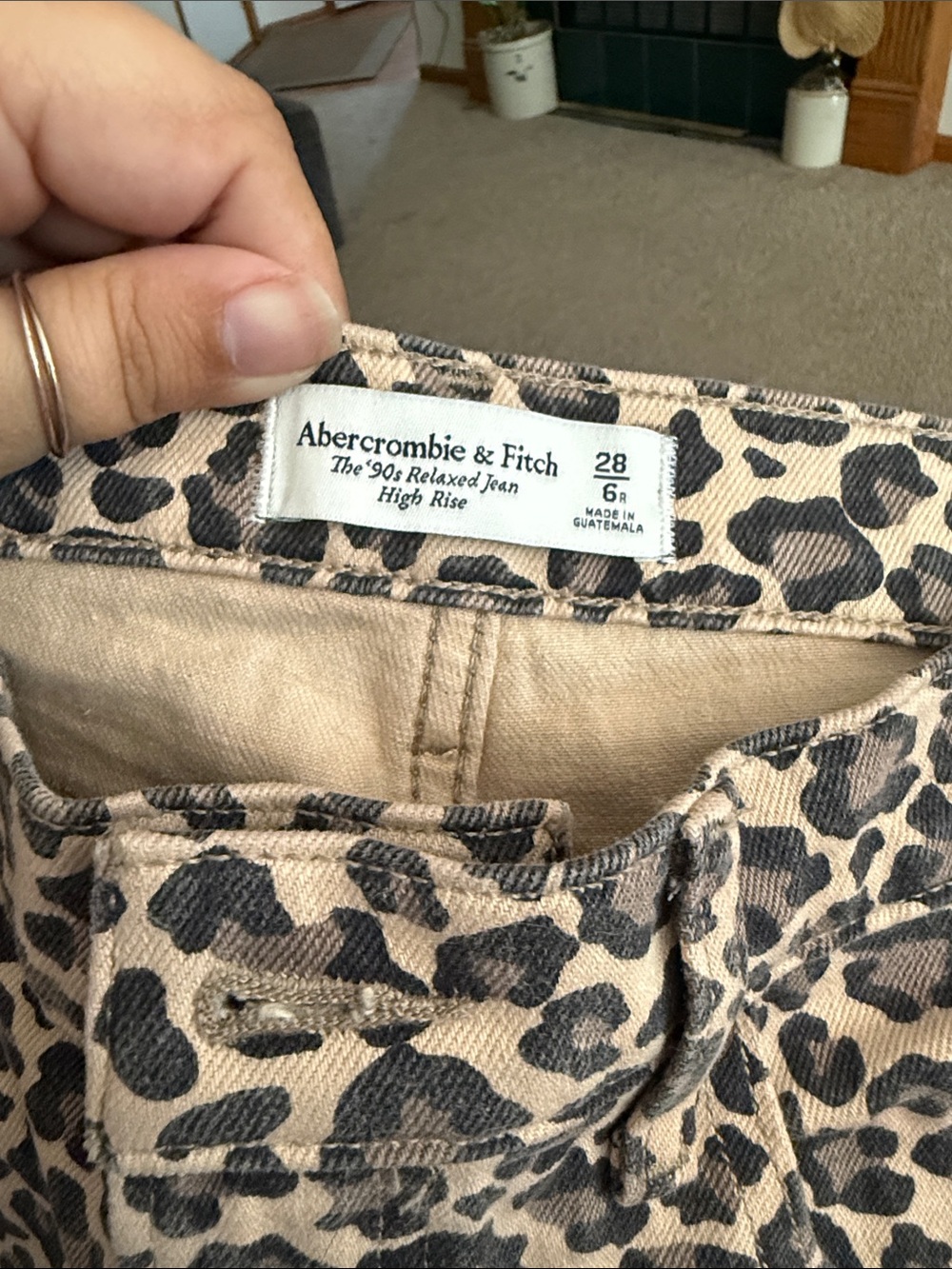 ABERCROMBIE & FITCH Leopard Print Wide Leg High-Rise Jeans in Beige and Black 28 - Picture 2 of 5